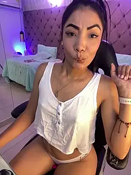 Auri   online show from 03-22-26, 07:39