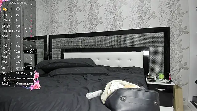 Snapshot of theadorableprinces chatting on 08-04-26, 10:23 theadorableprinces online show from 08-04-26, 10:23