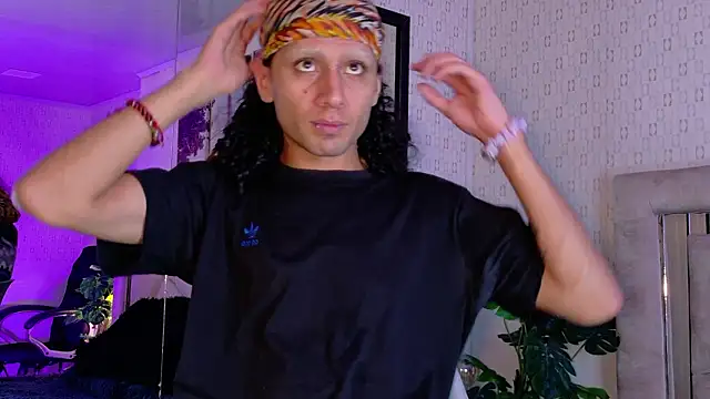 Snapshot of 4L3JX chatting on 02-04-26, 12:33 4L3JX online show from 02-04-26, 12:33