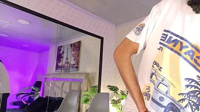 Snapshot of 4L3JX chatting on 02-10-26, 12:20 4L3JX online show from 02-10-26, 12:20