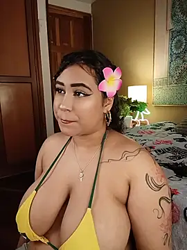 Snapshot of Maya_house chatting on 07-24-26, 04:21 Maya house online show from 07-24-26, 04:21