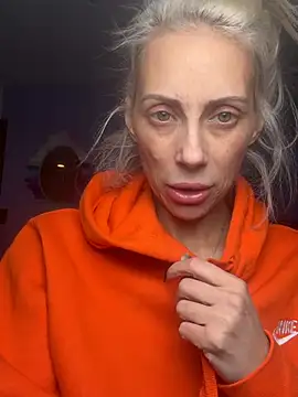 Snapshot of LindseyFAFO chatting on 01-18-26, 10:13 LindseyFAFO online show from 01-18-26, 10:13