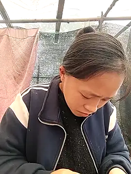 Snapshot of Hari-saka chatting on 03-08-26, 06:28 Hari-saka online show from 03-08-26, 06:28