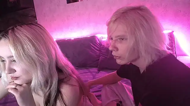 Snapshot of fray_and_lilla chatting on 02-27-26, 11:16 fray and lilla online show from 02-27-26, 11:16