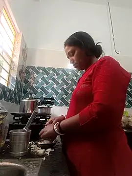 Snapshot of Hot-Tinaa chatting on 02-20-26, 07:54 Hot-Tinaa online show from 02-20-26, 07:54