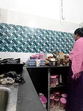 Snapshot of Hot-Tinaa chatting on 02-27-26, 02:33 Hot-Tinaa online show from 02-27-26, 02:33