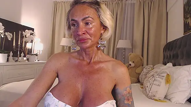 SilverMiss online show from 03-17-26, 07:06