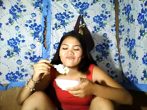 PinaySkinnyJust18 online show from 04-29-26, 03:54