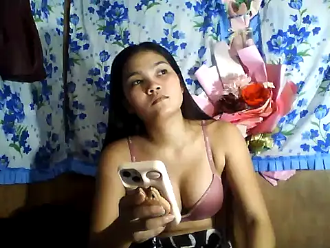 PinaySkinnyJust18 online show from 05-27-26, 02:08