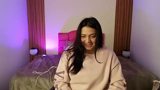 IvonneRoss  online show from 06-05-26, 12:33