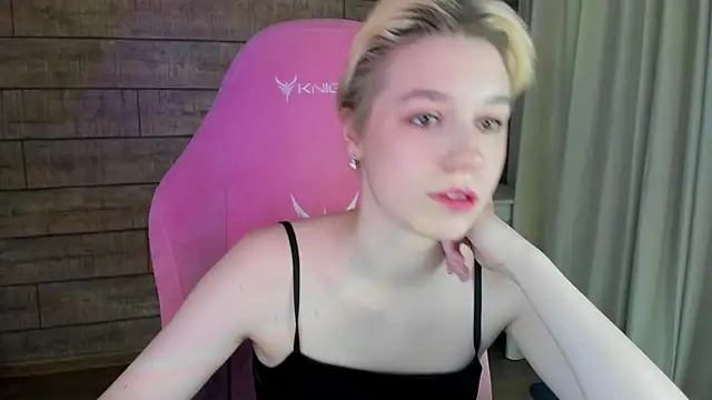 Snapshot of AgataGate chatting on 05-17-26, 04:21 AgataGate online show from 05-17-26, 04:21
