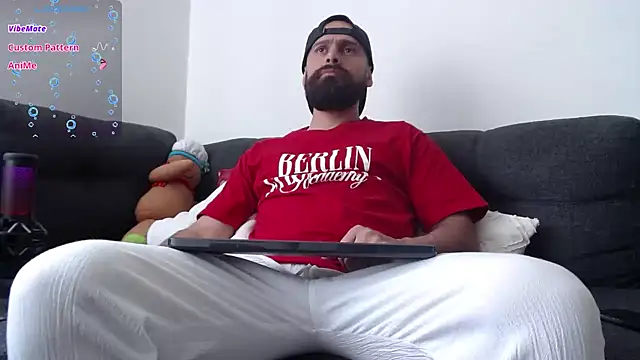 Snapshot of SpermsBank chatting on 12-22-24, 04:06 SpermsBank online show from 12-22-24, 04:06