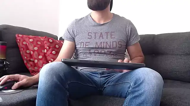 Snapshot of SpermsBank chatting on 01-17-25, 04:15 SpermsBank online show from 01-17-25, 04:15