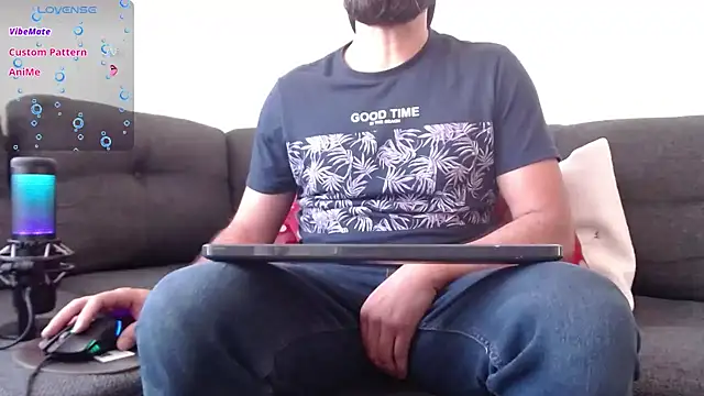 Snapshot of SpermsBank chatting on 01-27-25, 08:39 SpermsBank online show from 01-27-25, 08:39