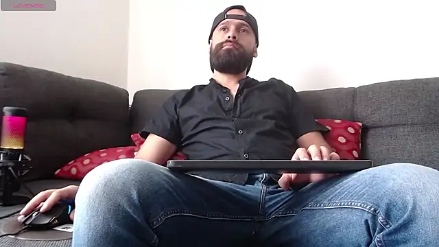 Snapshot of SpermsBank chatting on 03-05-25, 02:01 SpermsBank online show from 03-05-25, 02:01