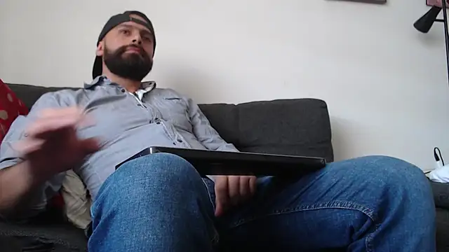 Snapshot of SpermsBank chatting on 10-03-25, 09:12 SpermsBank online show from 10-03-25, 09:12