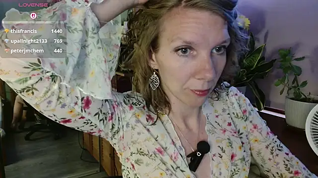 Daisy Lovely online show from 07-13-26, 04:15
