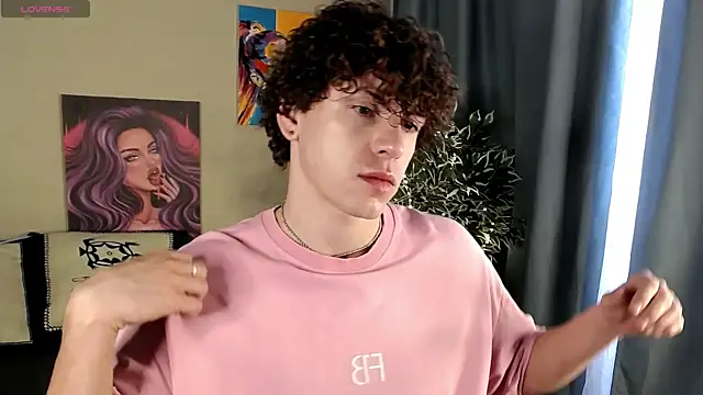TylerGibson online show from 05-06-26, 03:46