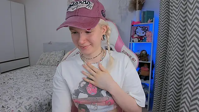 Mia WaterFall online show from 02-11-26, 03:44