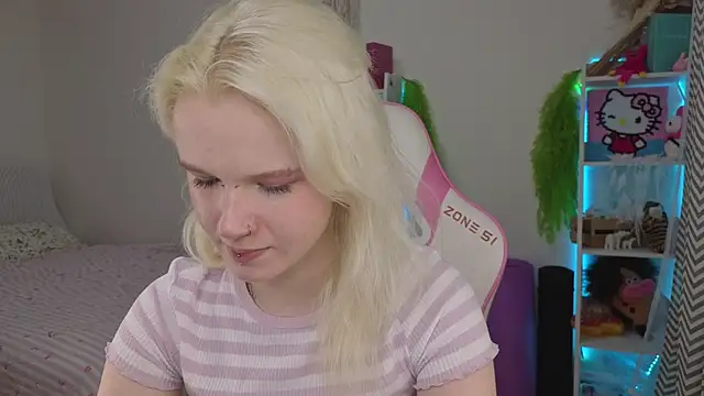 Mia WaterFall online show from 04-21-26, 03:35