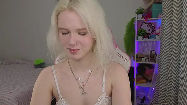 Mia WaterFall online show from 04-29-26, 03:32