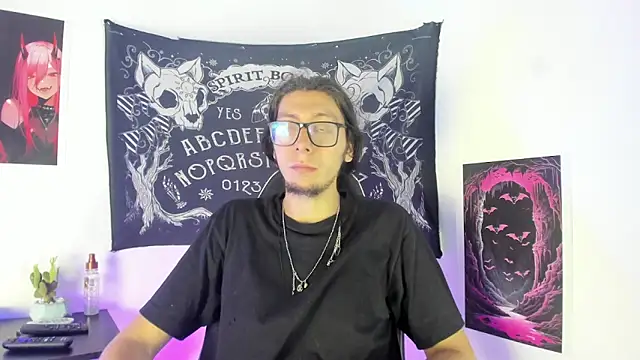 Snapshot of GaahlFrost chatting on 06-10-26, 02:23 GaahlFrost online show from 06-10-26, 02:23
