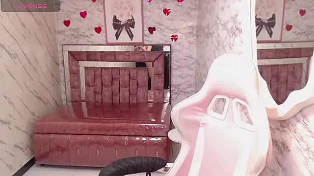 Snapshot of Melisa_v chatting on 02-18-26, 08:05 Melisa v online show from 02-18-26, 08:05