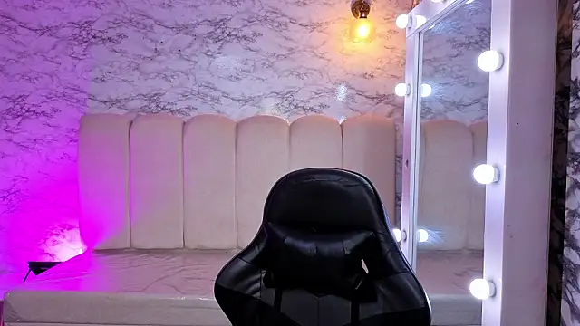 Snapshot of Melisa_v chatting on 02-24-26, 08:29 Melisa v online show from 02-24-26, 08:29