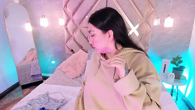 KathiaJenner online show from 02-19-26, 12:01