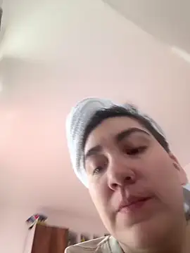 KathiaJenner online show from 03-10-26, 03:39