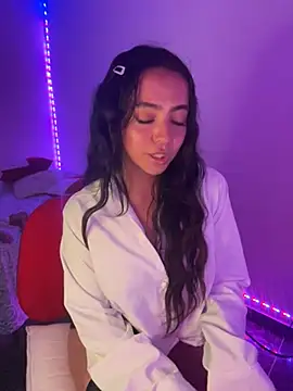 Snapshot of laraa_rous chatting on 02-27-26, 11:38 laraa rous online show from 02-27-26, 11:38