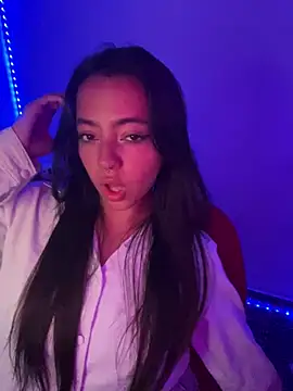 Snapshot of laraa_rous chatting on 03-07-26, 01:24 laraa rous online show from 03-07-26, 01:24