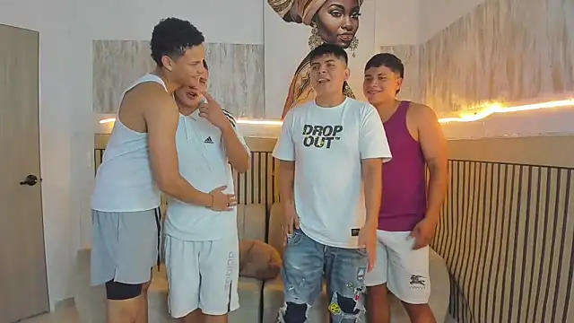 Snapshot of friendslikeplay chatting on 02-02-26, 09:24 friendslikeplay online show from 02-02-26, 09:24