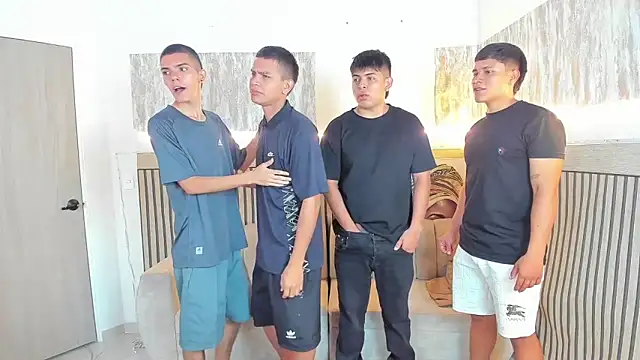 Snapshot of friendslikeplay chatting on 02-06-26, 09:18 friendslikeplay online show from 02-06-26, 09:18