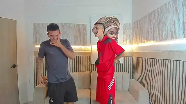 Snapshot of friendslikeplay chatting on 02-10-26, 09:19 friendslikeplay online show from 02-10-26, 09:19