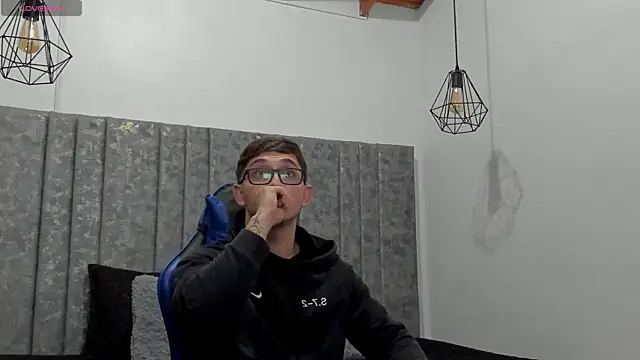 Calvin Hunter online show from 04-22-26, 02:58