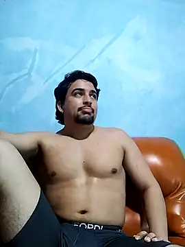 Snapshot of AxelWhitte chatting on 02-13-26, 06:48 AxelWhitte online show from 02-13-26, 06:48