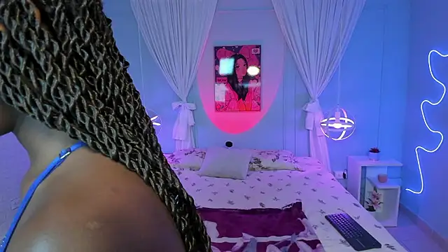 Snapshot of naomi_campell chatting on 02-09-26, 07:29 naomi campell online show from 02-09-26, 07:29