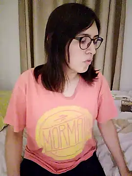 Snapshot of Eide-26 chatting on 03-10-26, 04:17 Eide-26 online show from 03-10-26, 04:17