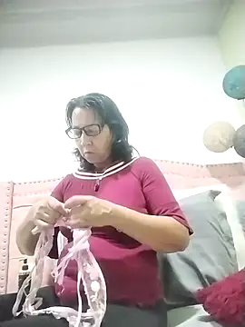 Snapshot of RosseLaure chatting on 02-04-26, 02:28 RosseLaure online show from 02-04-26, 02:28