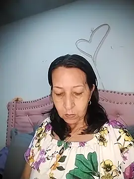 Snapshot of RosseLaure chatting on 03-05-26, 01:01 RosseLaure online show from 03-05-26, 01:01