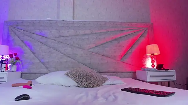 Snapshot of RousSweet- chatting on 03-09-26, 10:14 RousSweet- online show from 03-09-26, 10:14