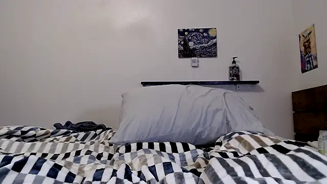 Snapshot of nickytatz chatting on 02-15-26, 08:05 nickytatz online show from 02-15-26, 08:05