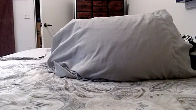 Snapshot of nickytatz chatting on 03-05-26, 08:43 nickytatz online show from 03-05-26, 08:43