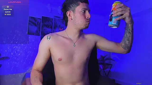 Snapshot of Nils_saintt chatting on 01-18-26, 04:27 Nils saintt online show from 01-18-26, 04:27