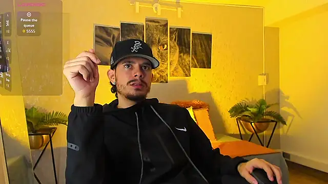 Snapshot of Nils_saintt chatting on 02-12-26, 03:23 Nils saintt online show from 02-12-26, 03:23