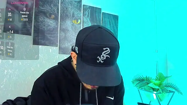 Snapshot of Nils_saintt chatting on 02-21-26, 03:51 Nils saintt online show from 02-21-26, 03:51