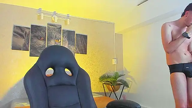 Snapshot of Nils_saintt chatting on 03-04-26, 03:56 Nils saintt online show from 03-04-26, 03:56