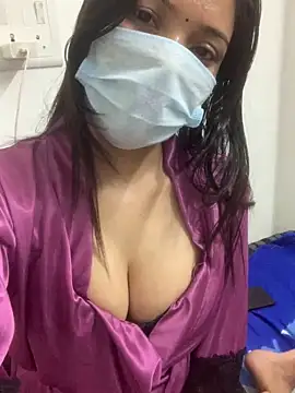 Snapshot of hotpooja1 chatting on 02-11-26, 10:15 hotpooja1 online show from 02-11-26, 10:15