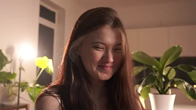 Snapshot of EleniRoeber chatting on 03-05-26, 04:36 EleniRoeber online show from 03-05-26, 04:36